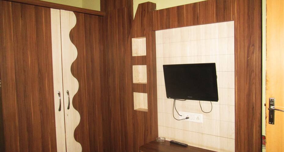 Hotel Amaltas Palace, Barwah 3